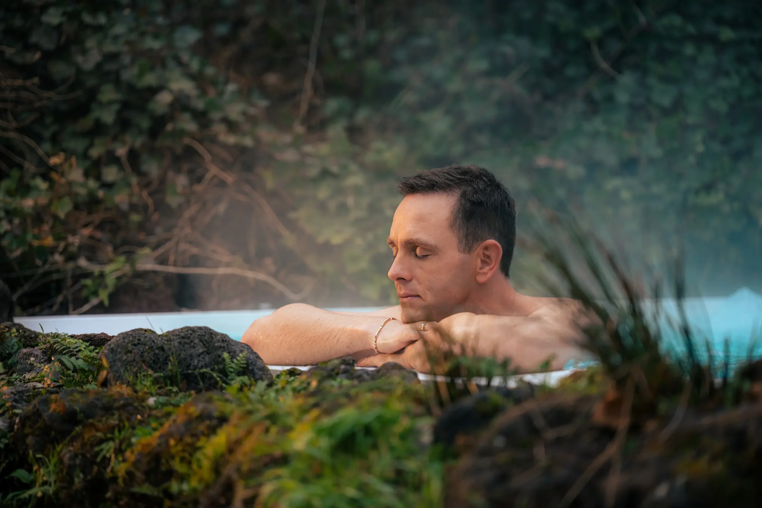 Kees de Bever in bubbelbad bij Sauna Drôme