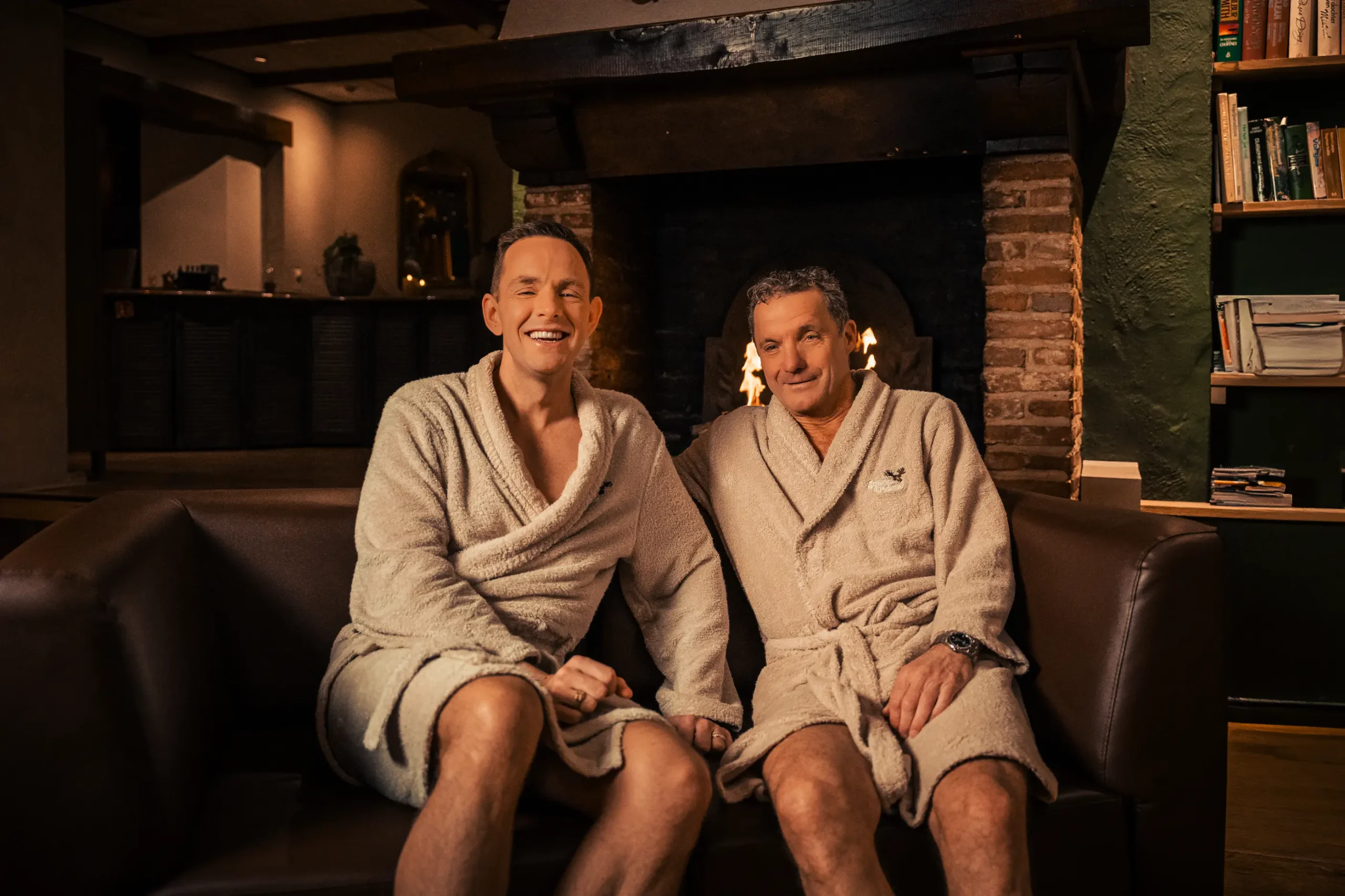 De Bevers op de bank bij Sauna Drôme